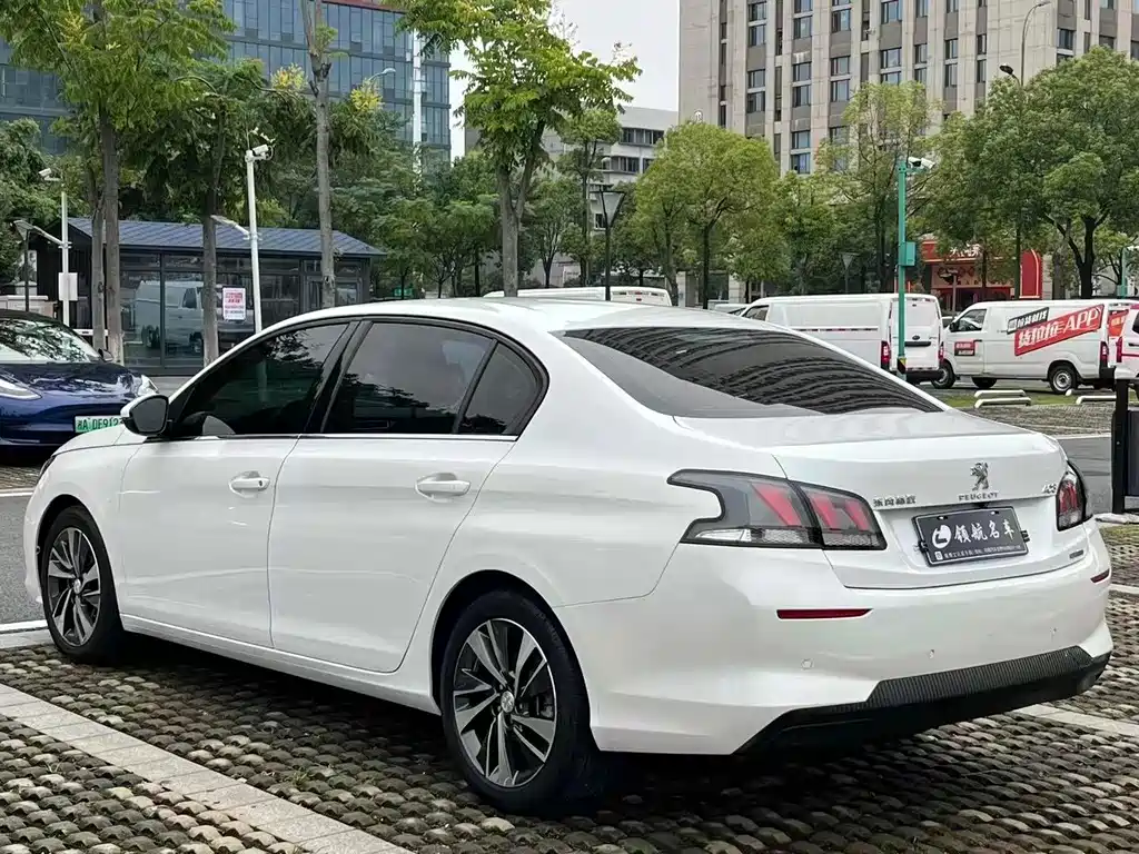 Peugeot 408 — фото 4