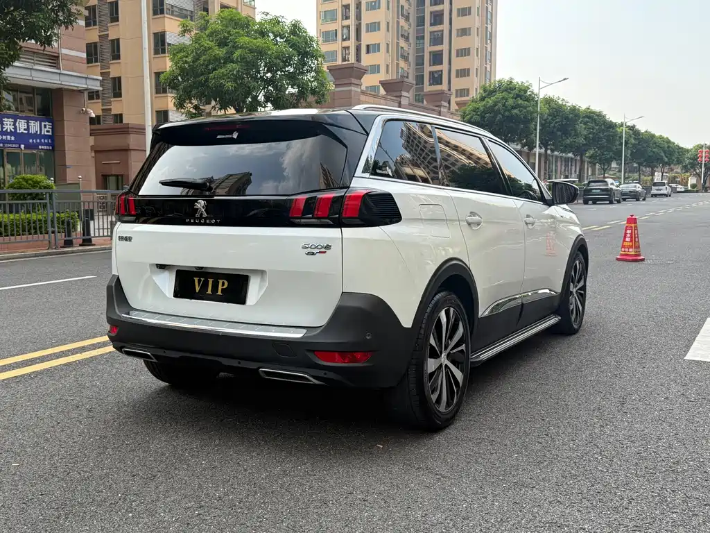 Peugeot 5008 — фото 6
