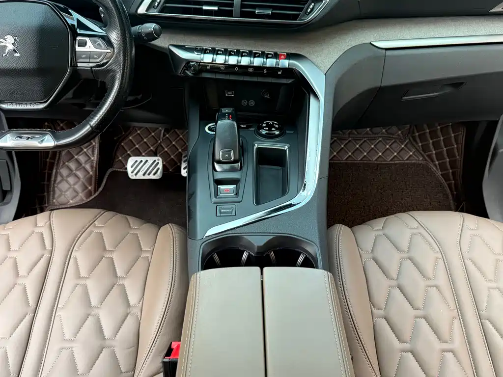 Peugeot 5008 — фото 10