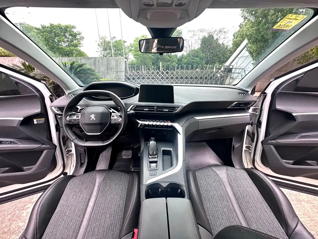 Peugeot 5008 — фото 11
