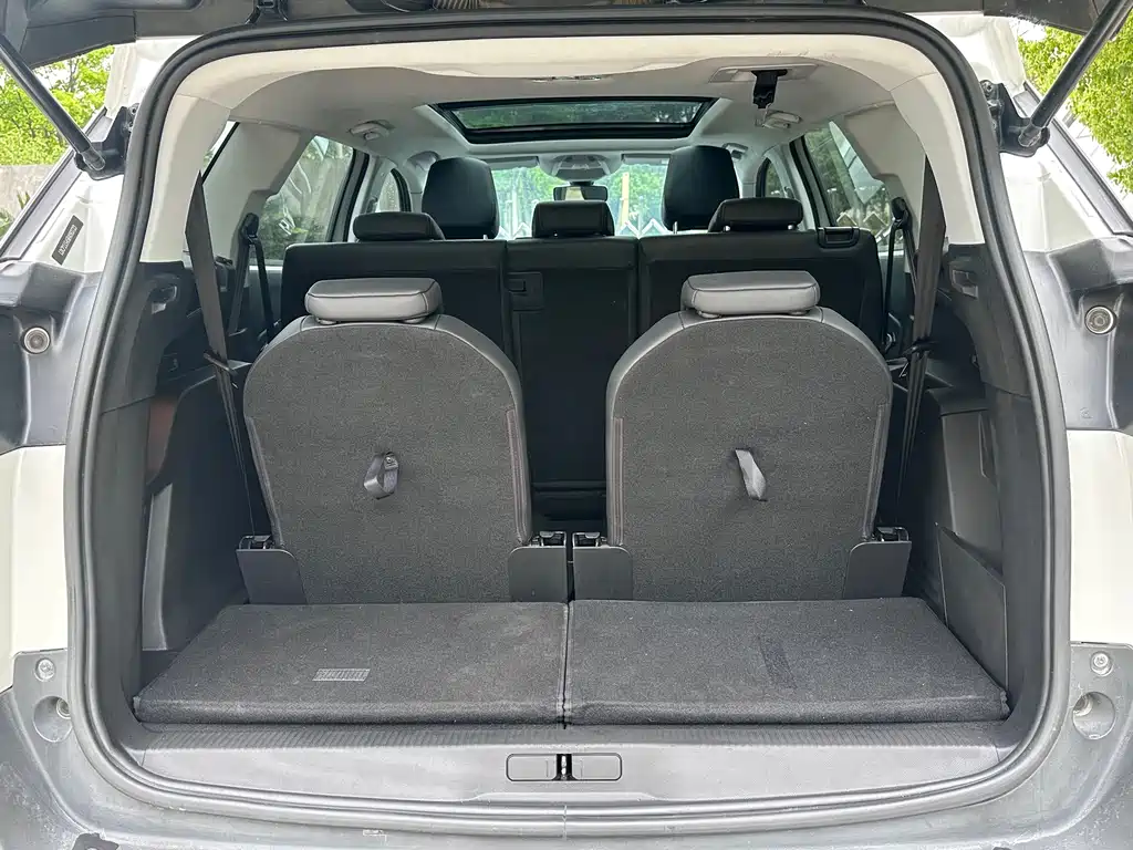 Peugeot 5008 — фото 18