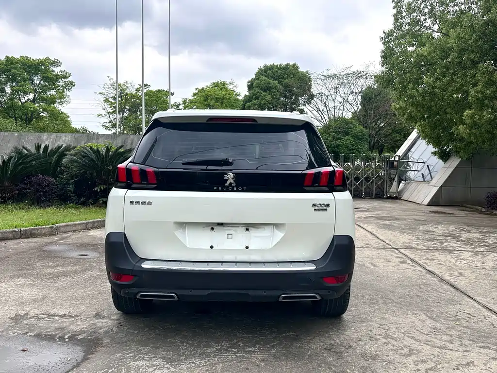 Peugeot 5008 — фото 21