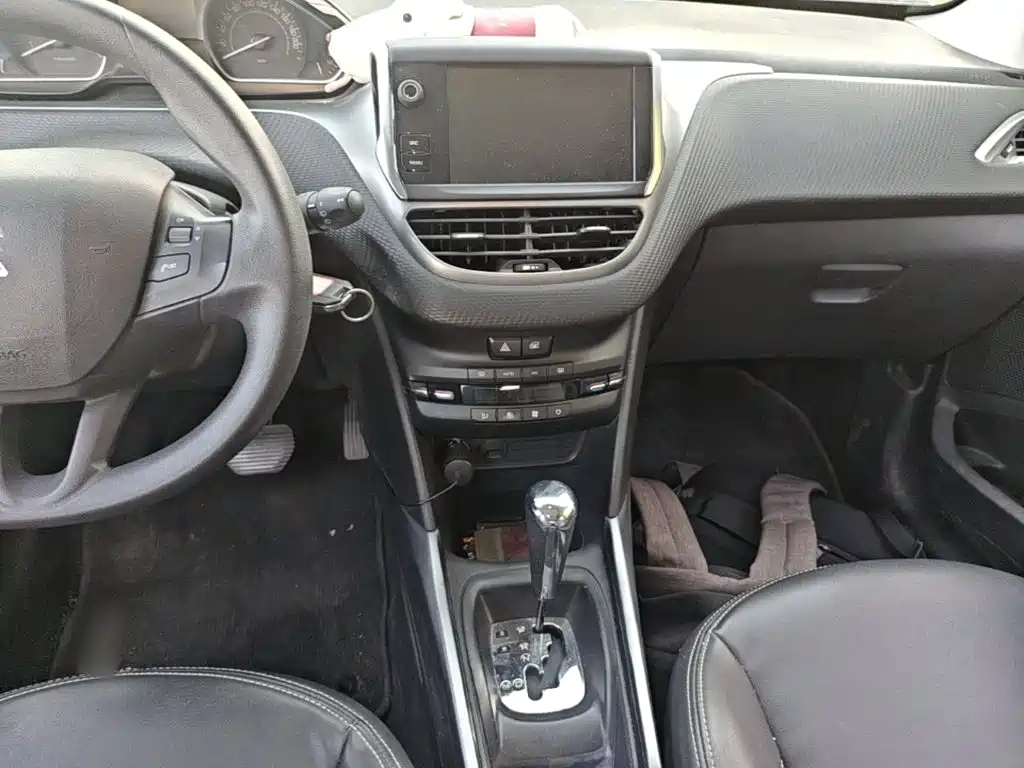 Peugeot 2008 — фото 10