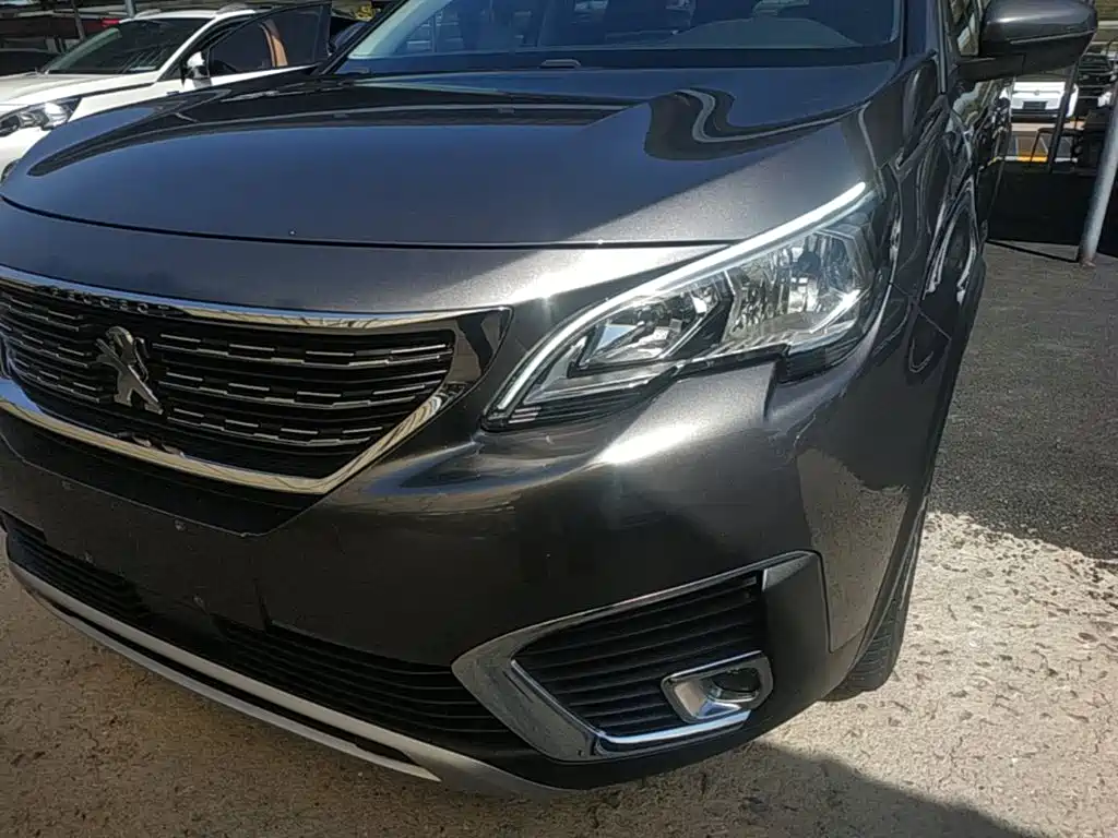Peugeot 5008 — фото 24