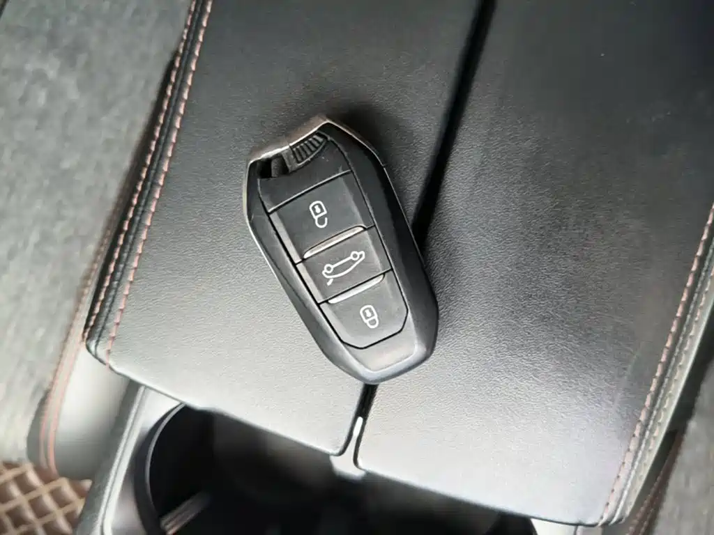 Peugeot 4008 — фото 17