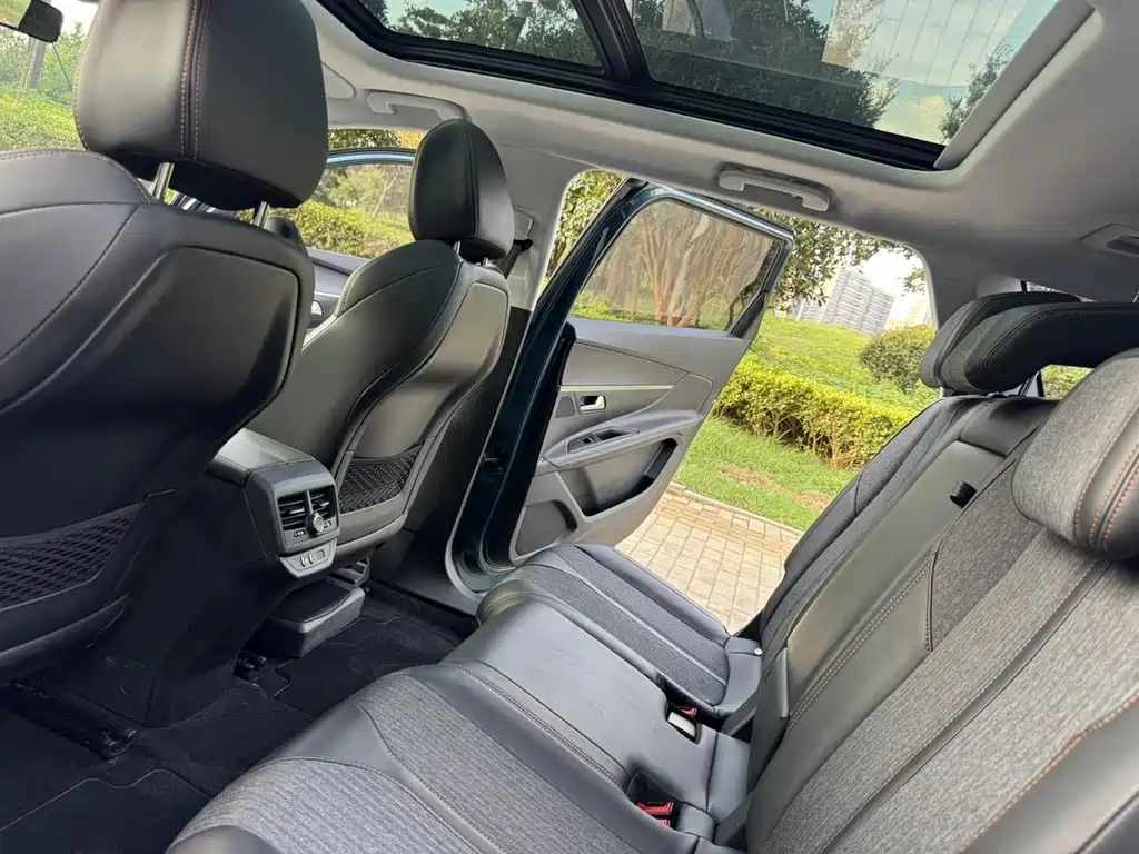 Peugeot 5008 — фото 10