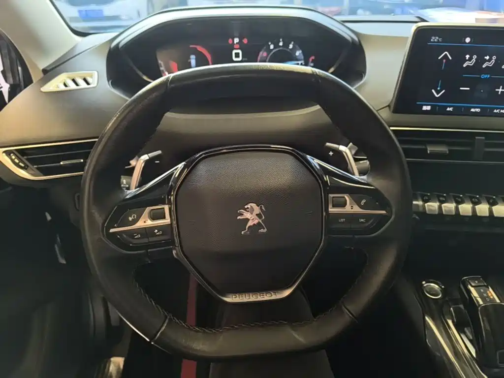 Peugeot 5008 — фото 11