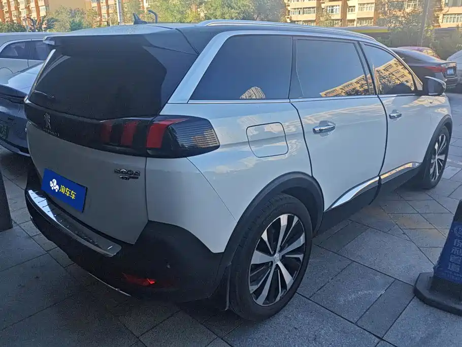 Peugeot 5008 — фото 3