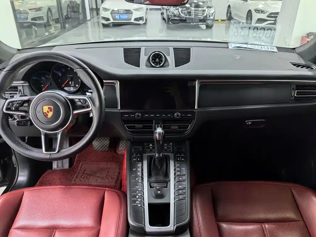 Porsche Macan — фото 10
