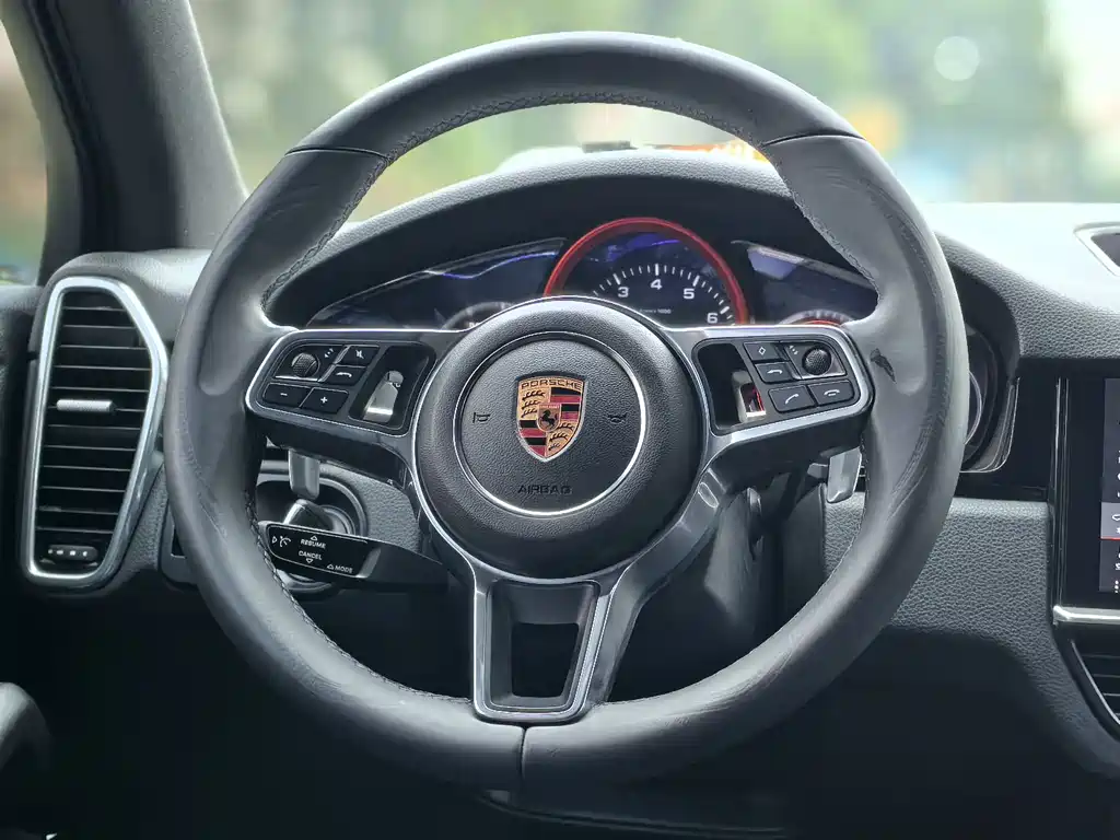 Porsche Cayenne — фото 11