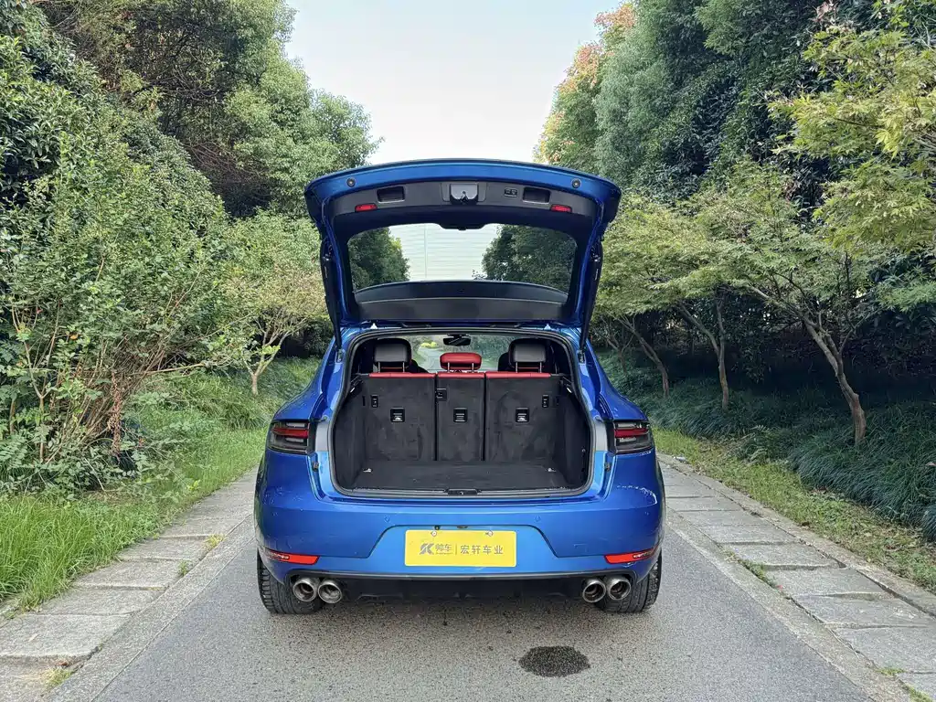 Porsche Macan — фото 15