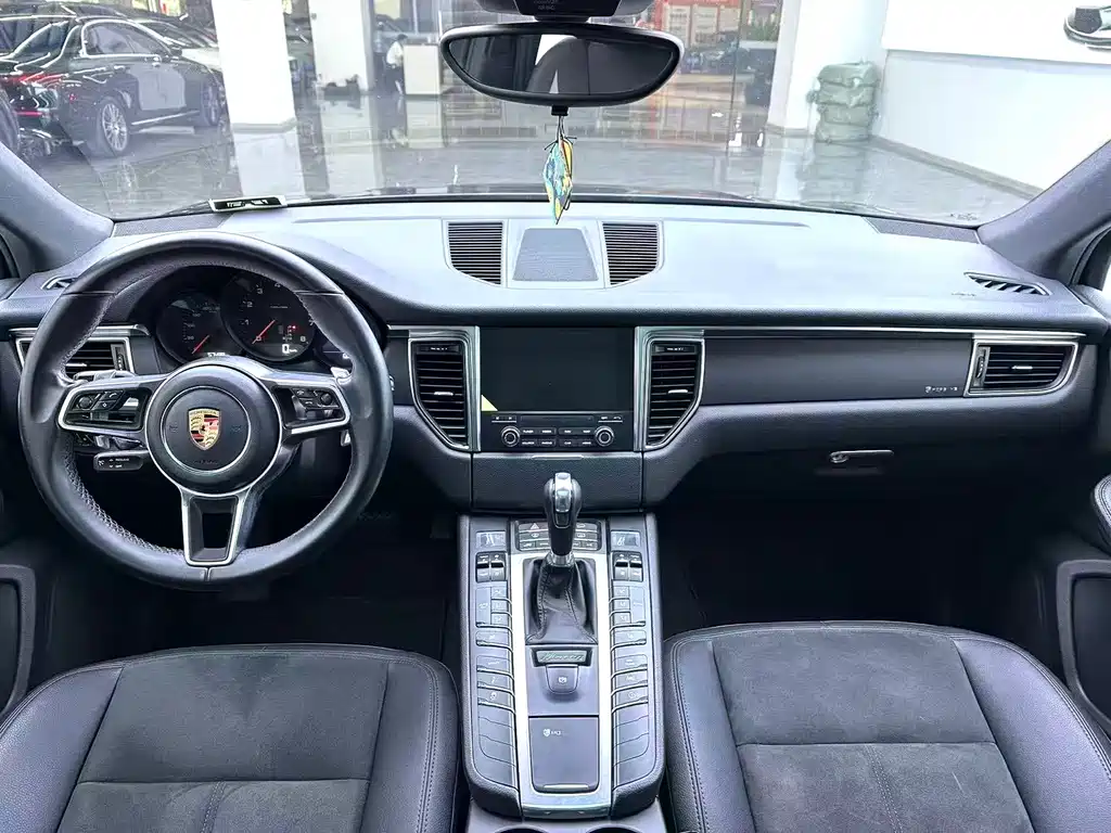 Porsche Macan — фото 7