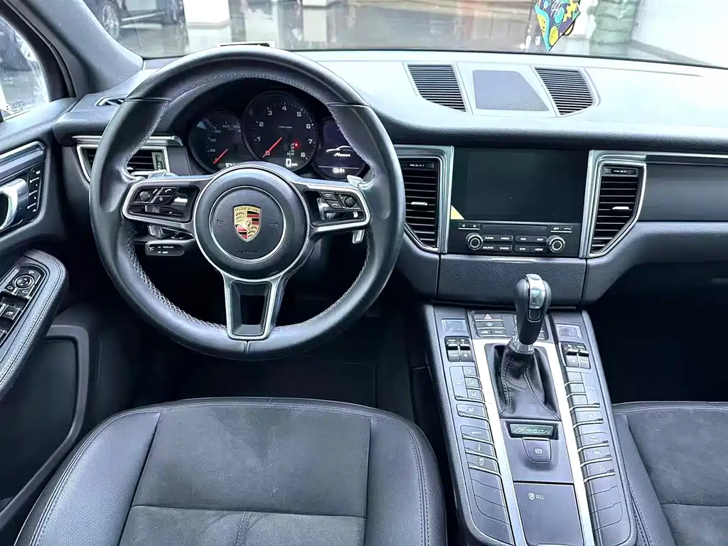 Porsche Macan — фото 8