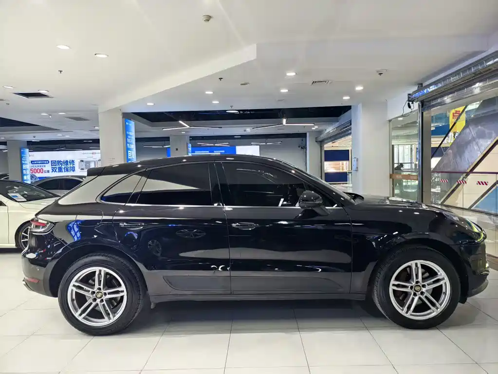 Porsche Macan — фото 17