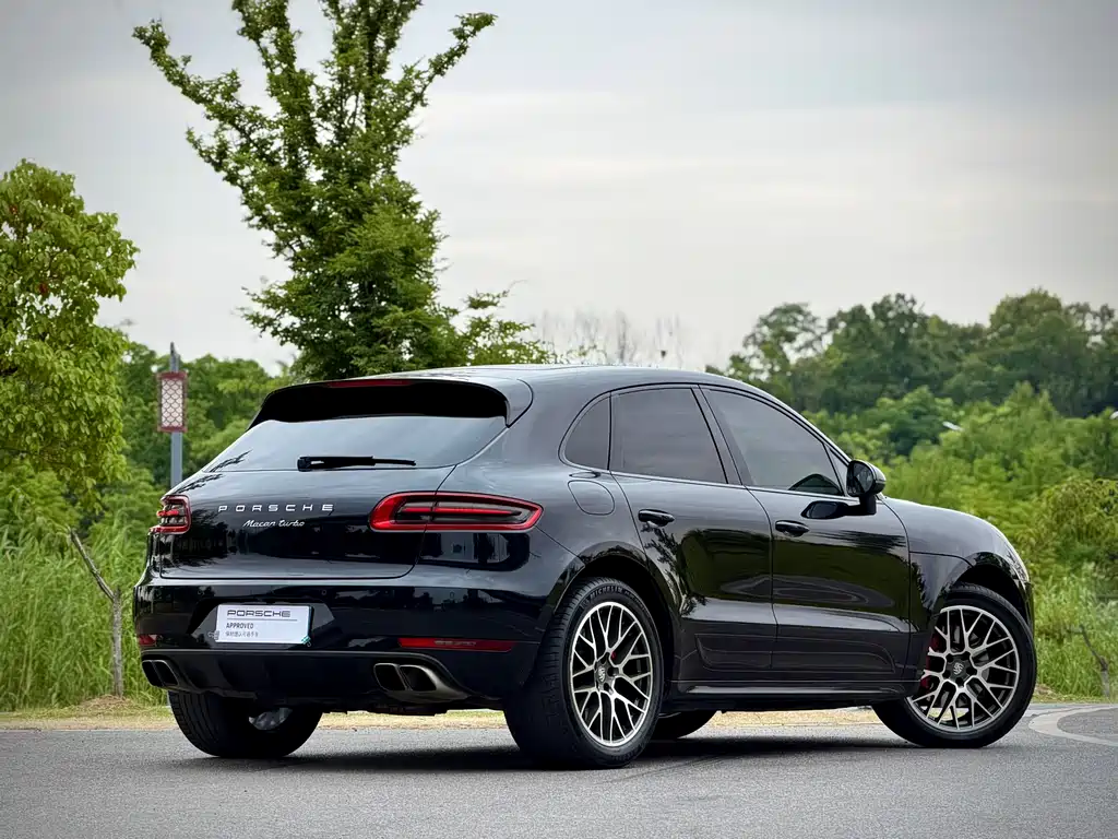 Porsche Macan — фото 8