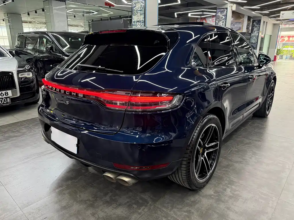 Porsche Macan — фото 14