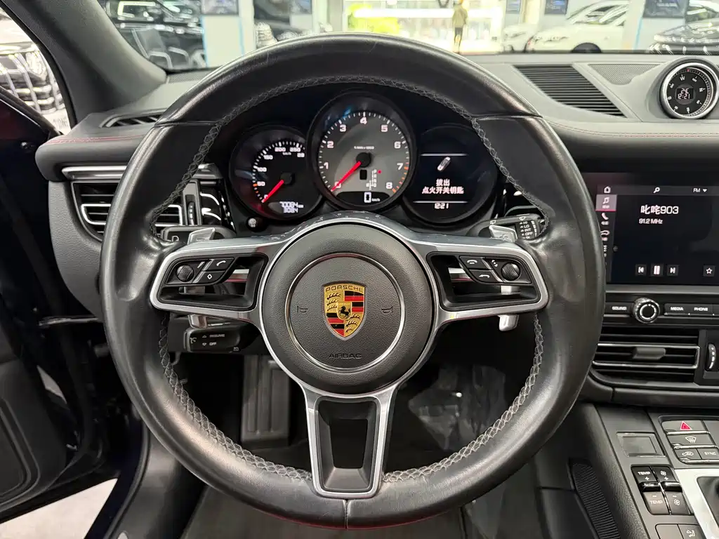 Porsche Macan — фото 6