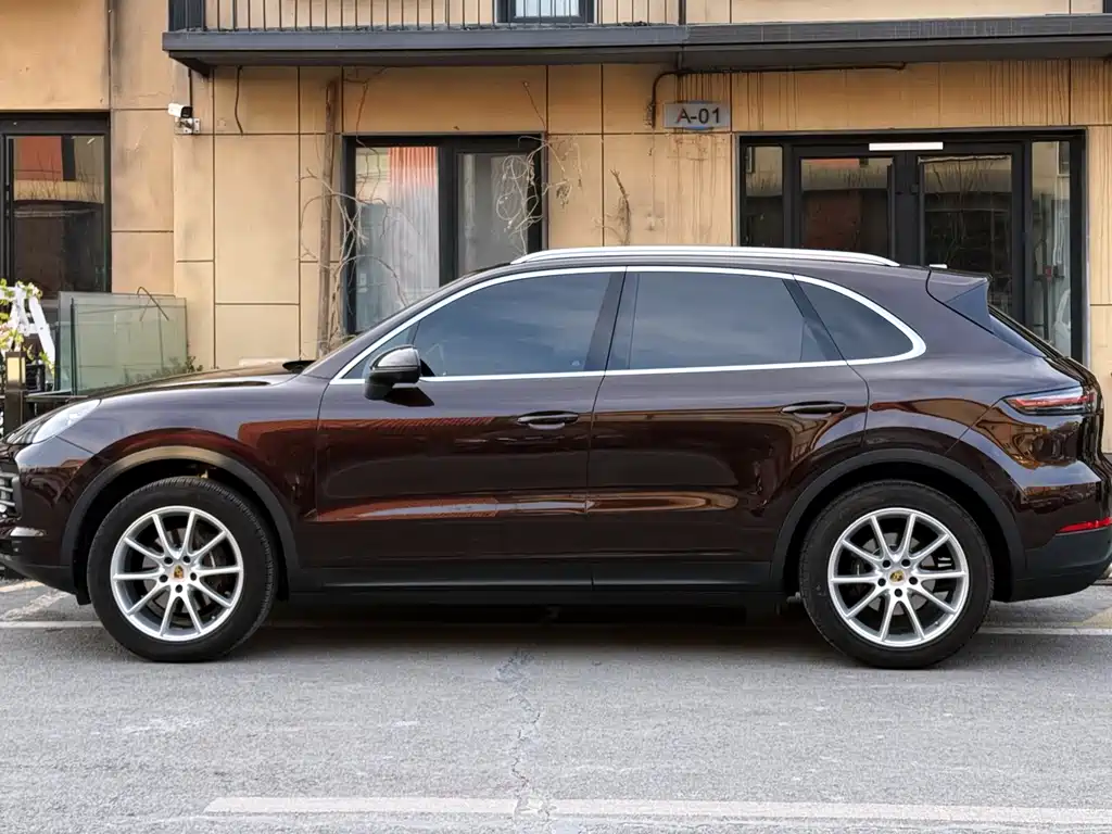 Porsche Cayenne — фото 2