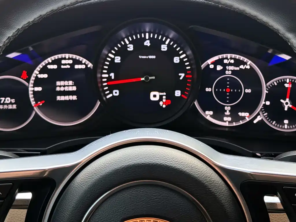 Porsche Cayenne — фото 11