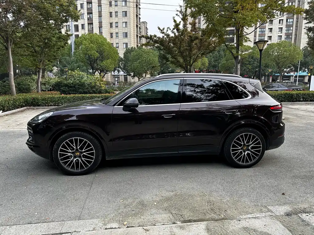 Porsche Cayenne — фото 4