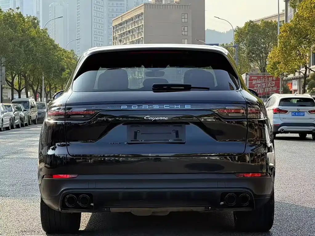 Porsche Cayenne — фото 5