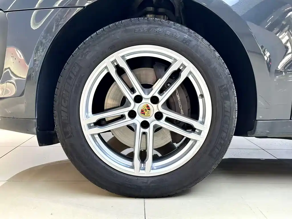 Porsche Macan — фото 22