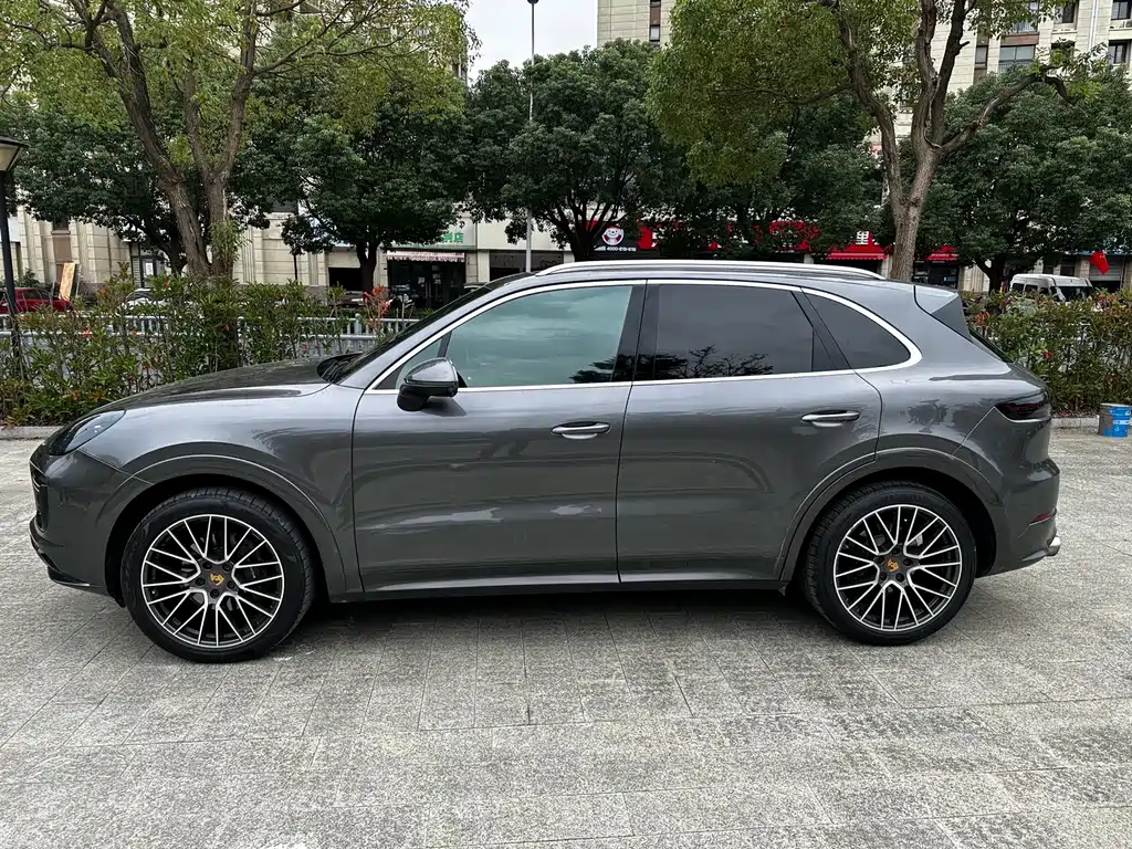 Porsche Cayenne — фото 5