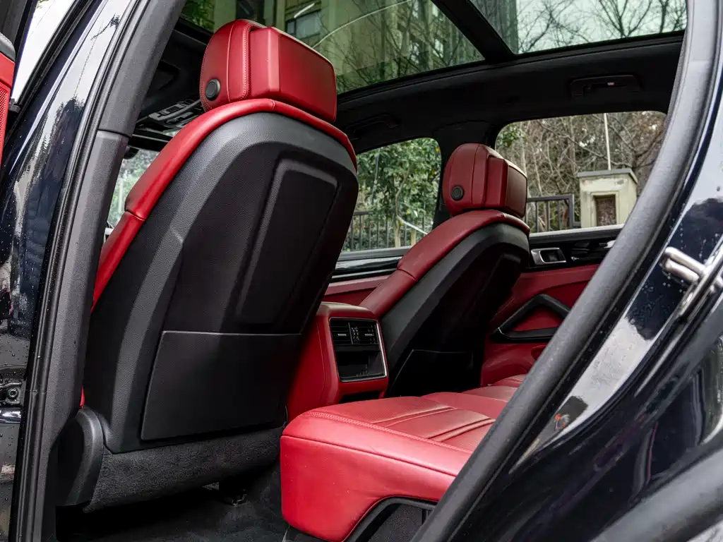 Porsche Cayenne Hybrid — фото 11