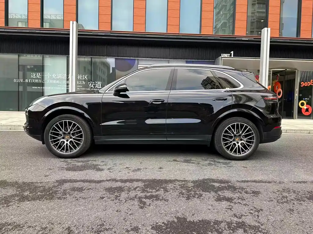 Porsche Cayenne — фото 2