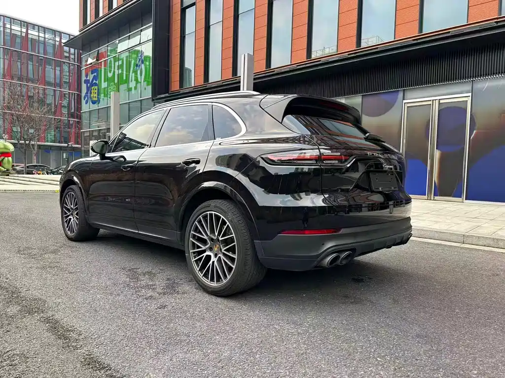 Porsche Cayenne — фото 14