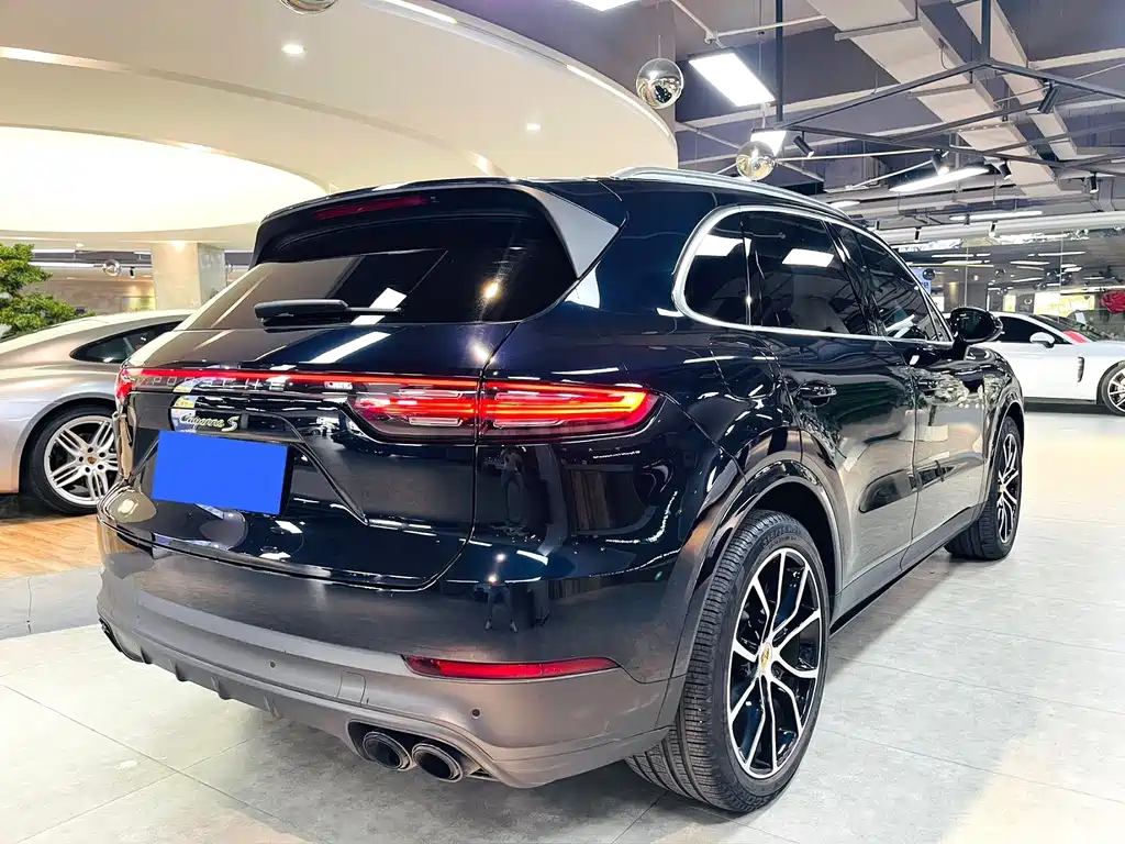 Porsche Cayenne Hybrid — фото 4