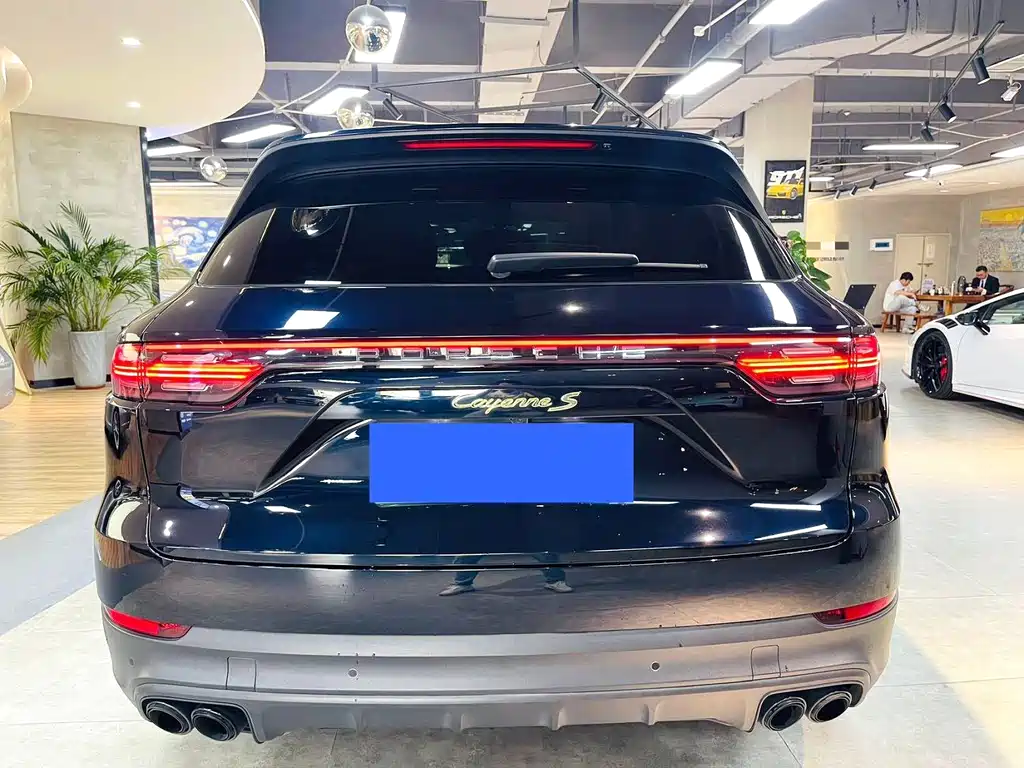 Porsche Cayenne Hybrid — фото 6
