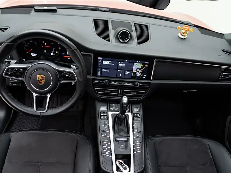 Porsche Macan — фото 11