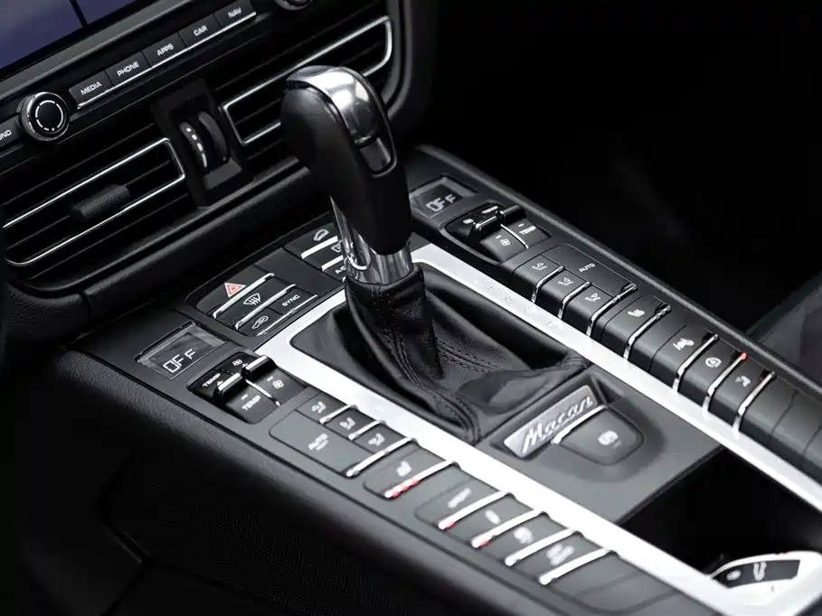 Porsche Macan — фото 14