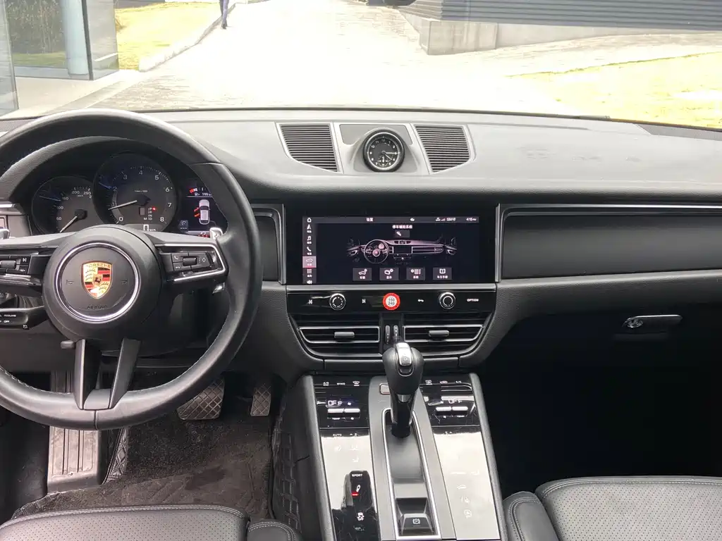 Porsche Macan — фото 8