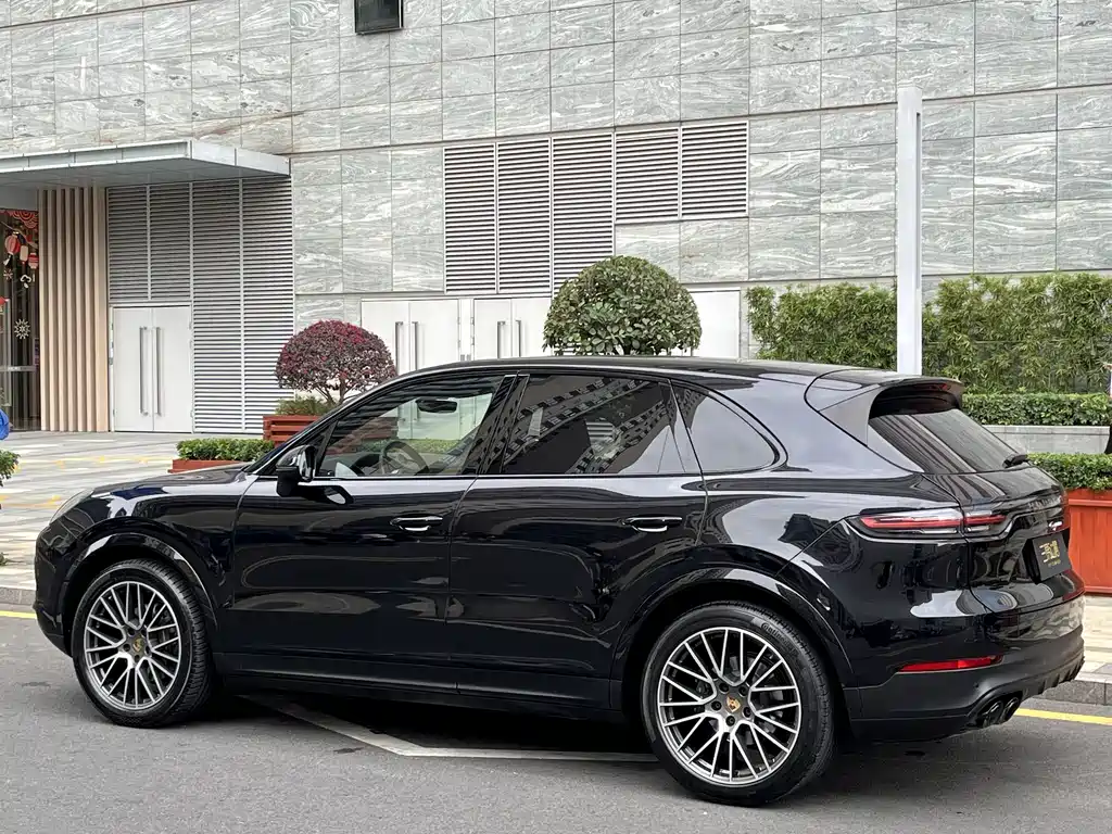 Porsche Cayenne — фото 4