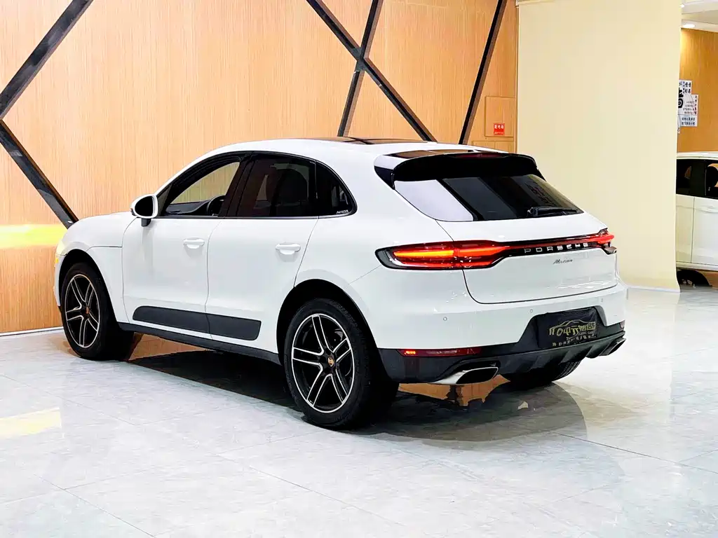 Porsche Macan — фото 11