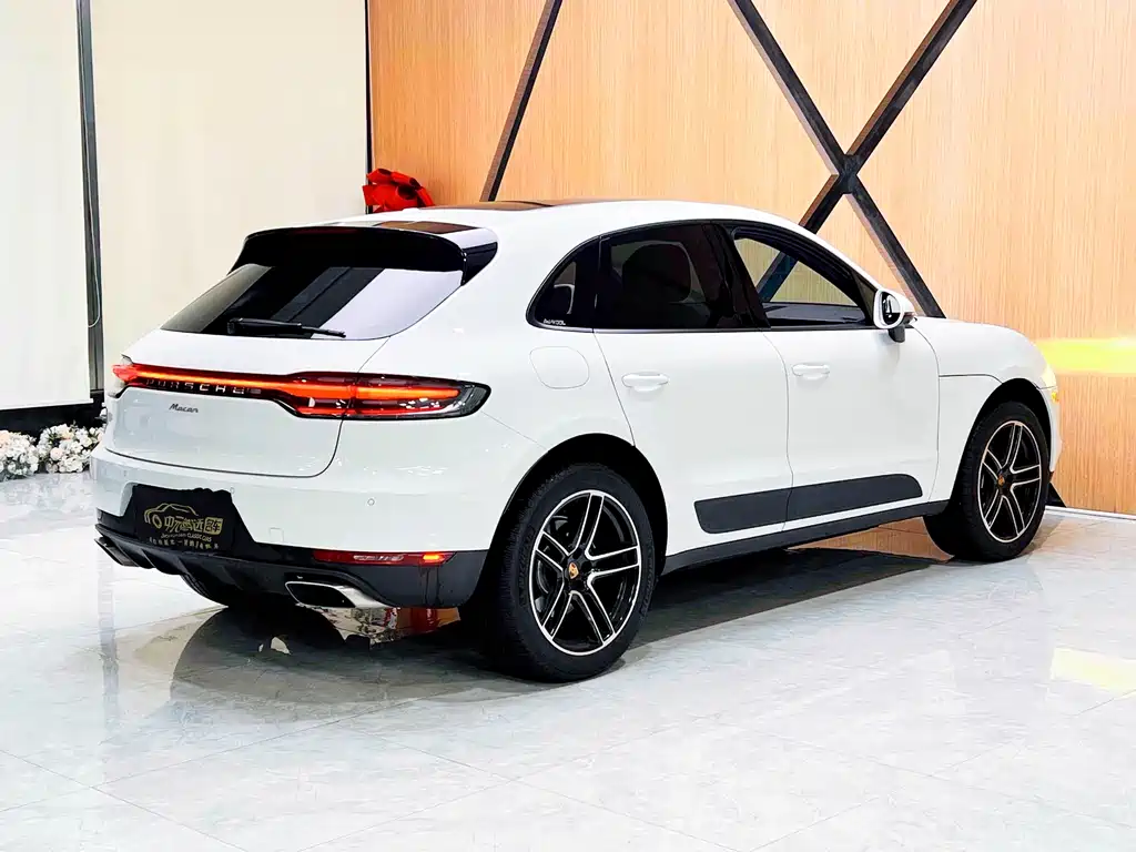Porsche Macan — фото 13