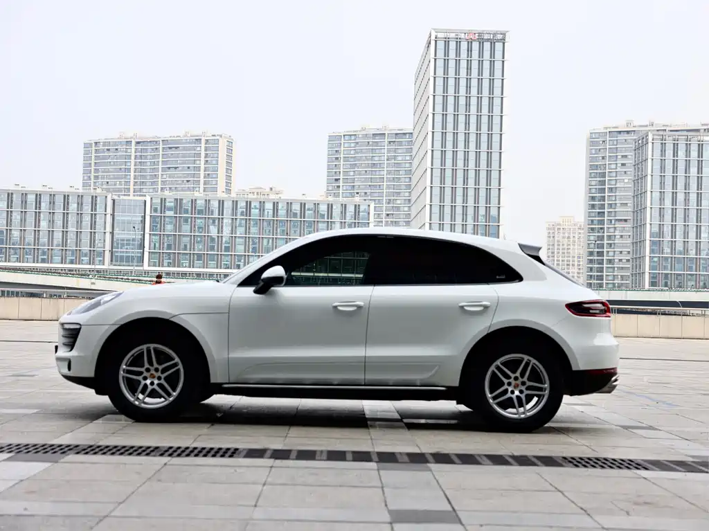 Porsche Macan — фото 7