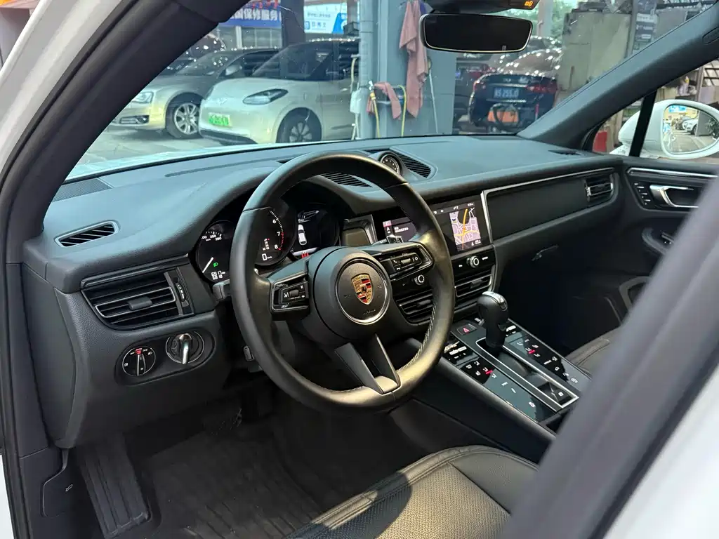 Porsche Macan — фото 3