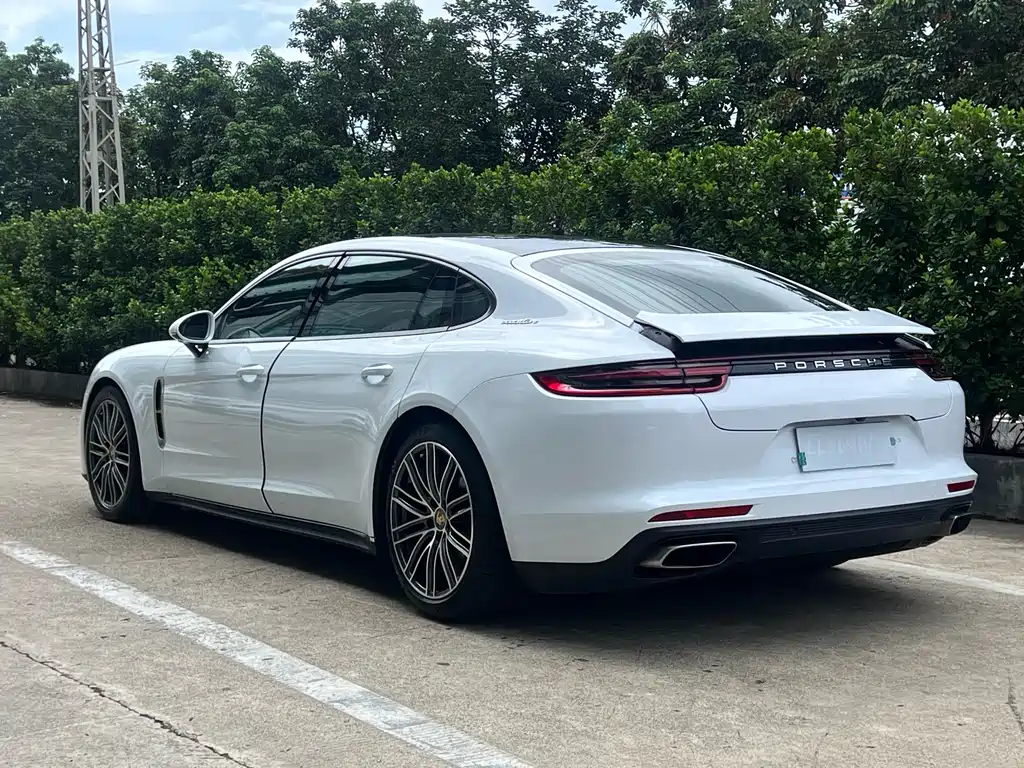 Porsche Panamera — фото 4