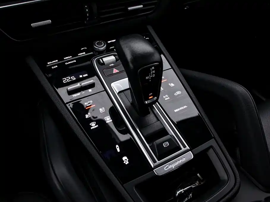 Porsche Cayenne Hybrid — фото 9