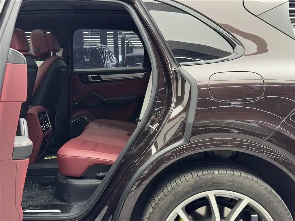 Porsche Cayenne Hybrid — фото 7