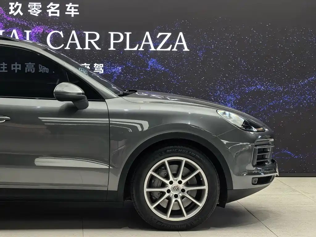 Porsche Cayenne — фото 10