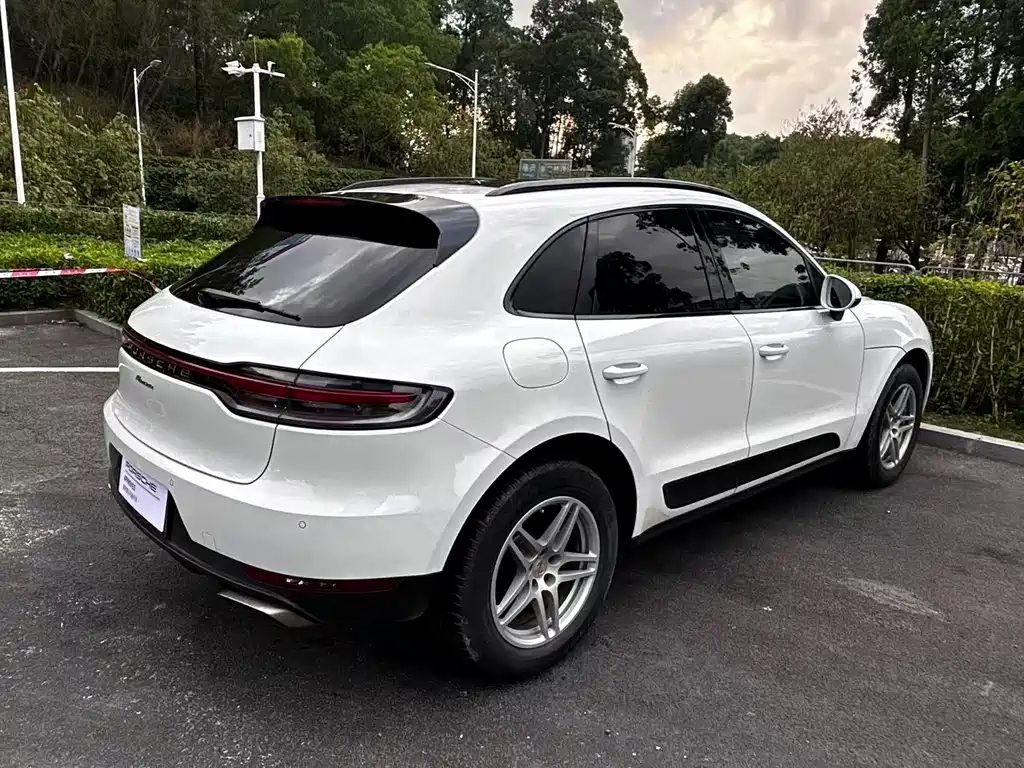 Porsche Macan — фото 11