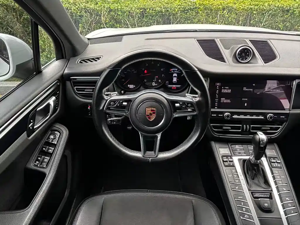 Porsche Macan — фото 8