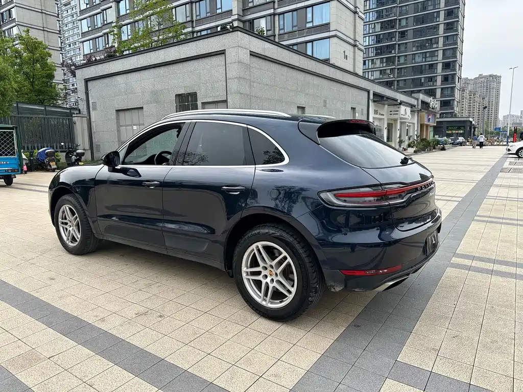 Porsche Macan — фото 11