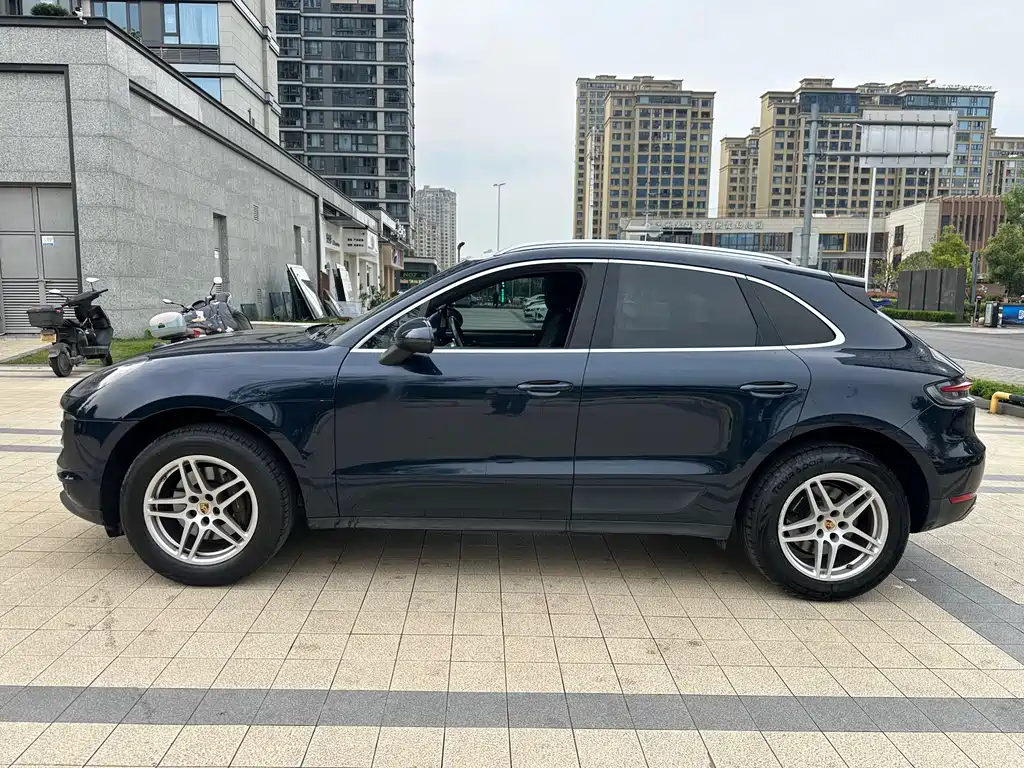 Porsche Macan — фото 10