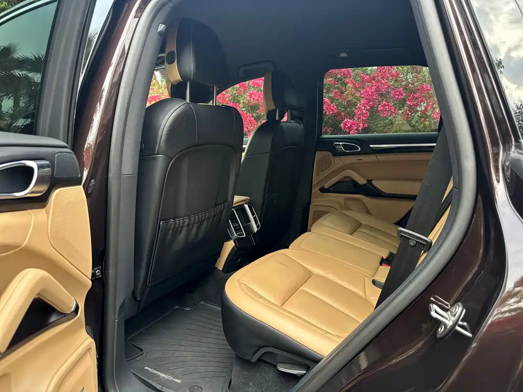 Porsche Cayenne Hybrid — фото 4