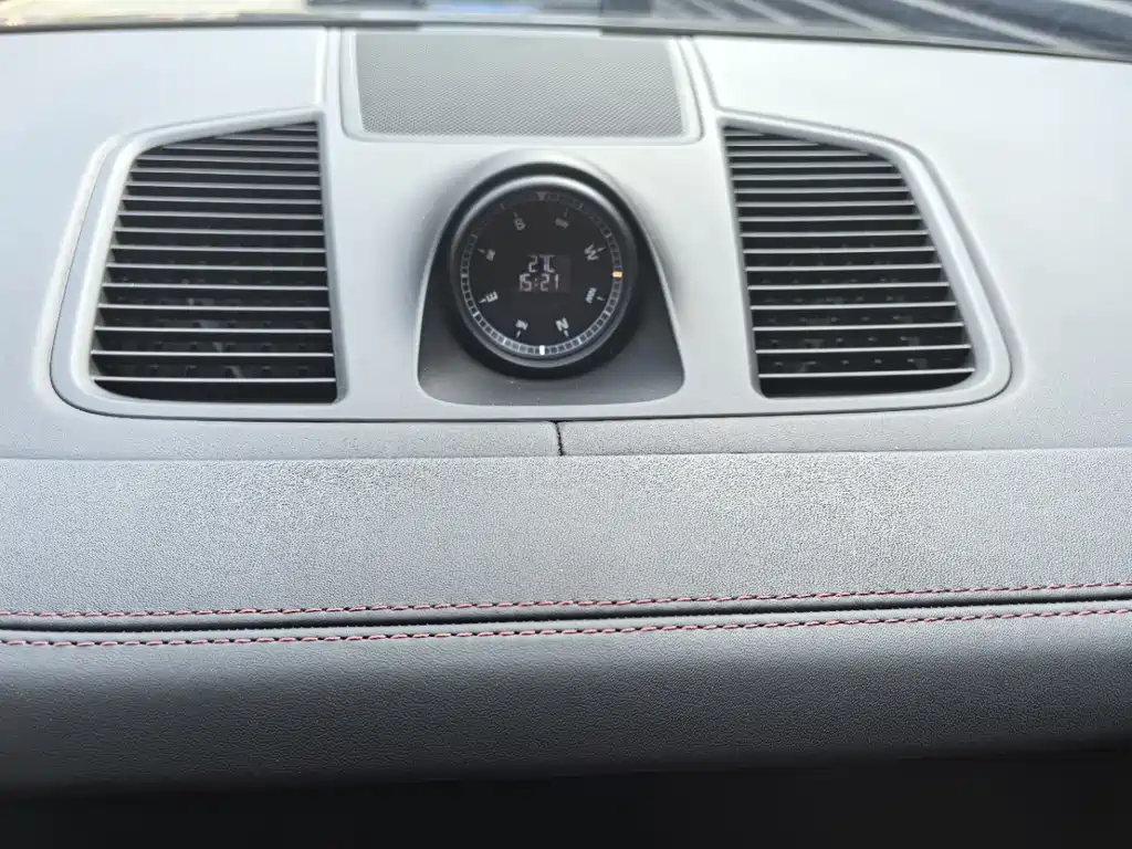Porsche Cayenne Hybrid — фото 10